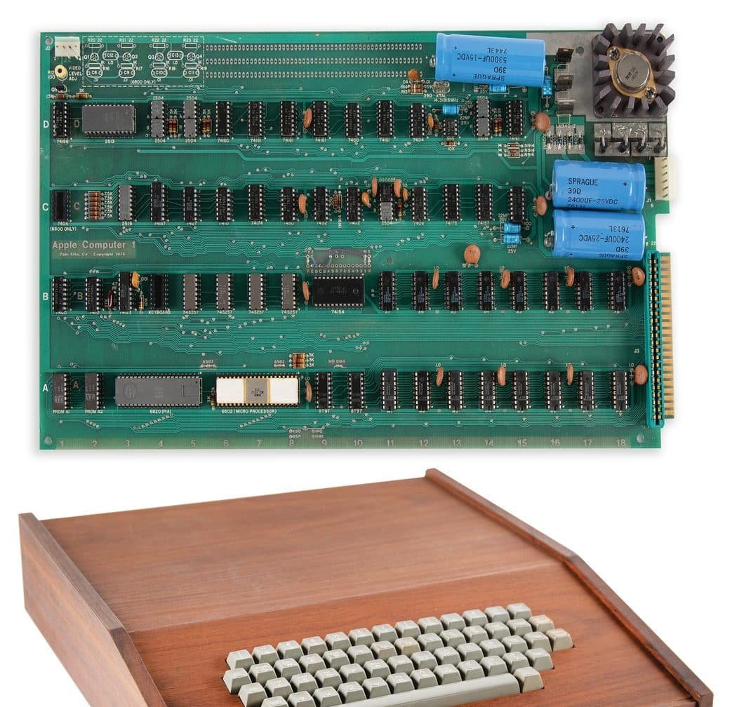 Apple I leiloado por US$475 mil mantém case original - Imagem do artigo