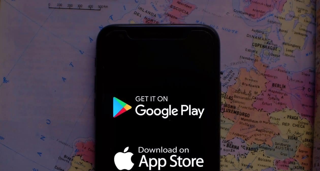 Fraudes em apps: UE quer respostas de Apple e Google - Imagem do artigo