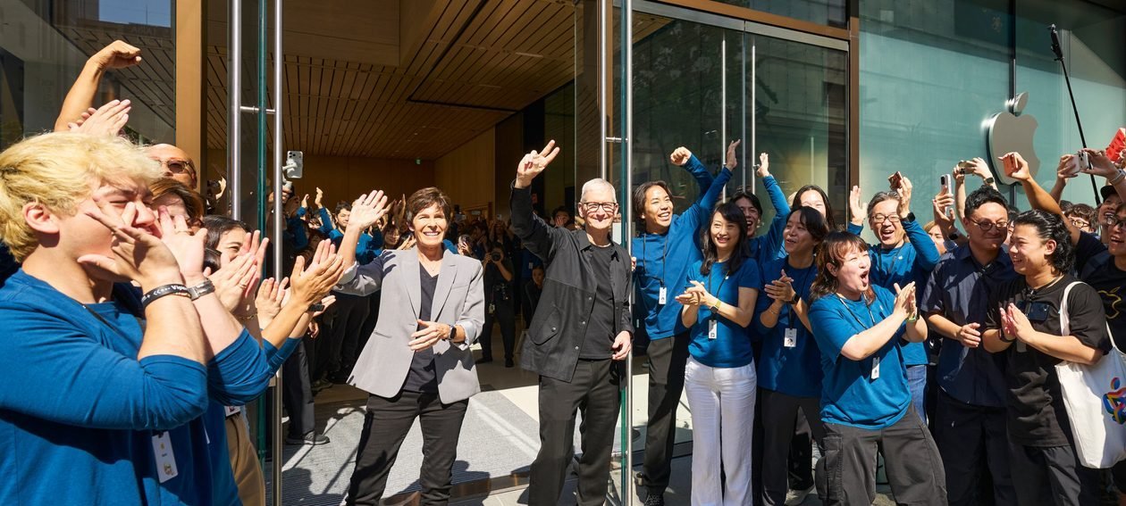 Tim Cook lidera reinauguração da Apple Ginza no Japão - Imagem do artigo