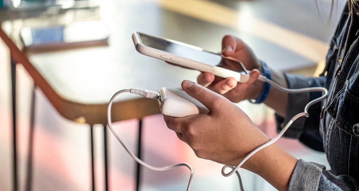 Regra 20/80: entenda como manter a bateria entre 20% e 80% prolonga a vida útil do celular - Imagem do artigo