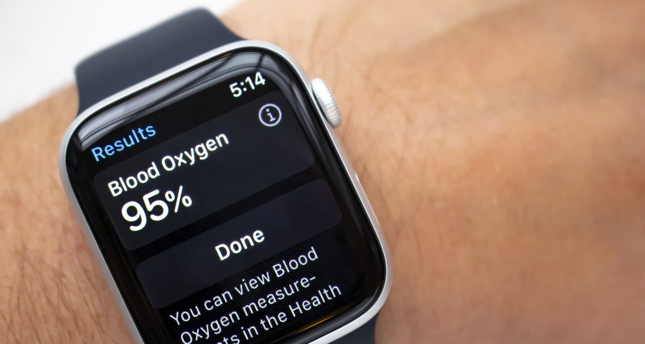 Júri federal determina pagamento de US$ 634 milhões da Apple à Masimo por violação de patentes ligadas ao Apple Watch - Imagem do artigo