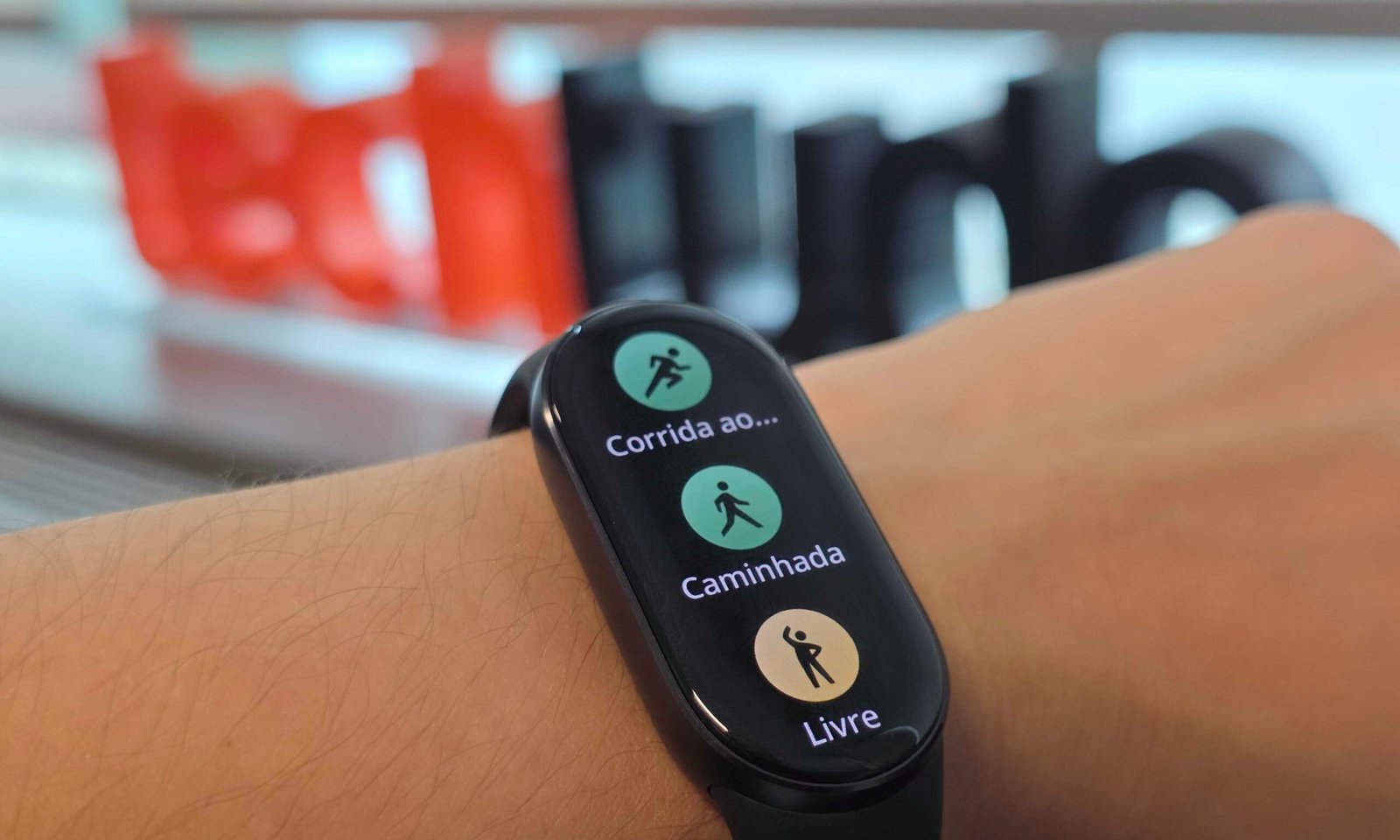 Xiaomi Smart Band 10 chega ao Brasil com tela maior, 21 dias de bateria e foco em custo-benefício - Imagem do artigo