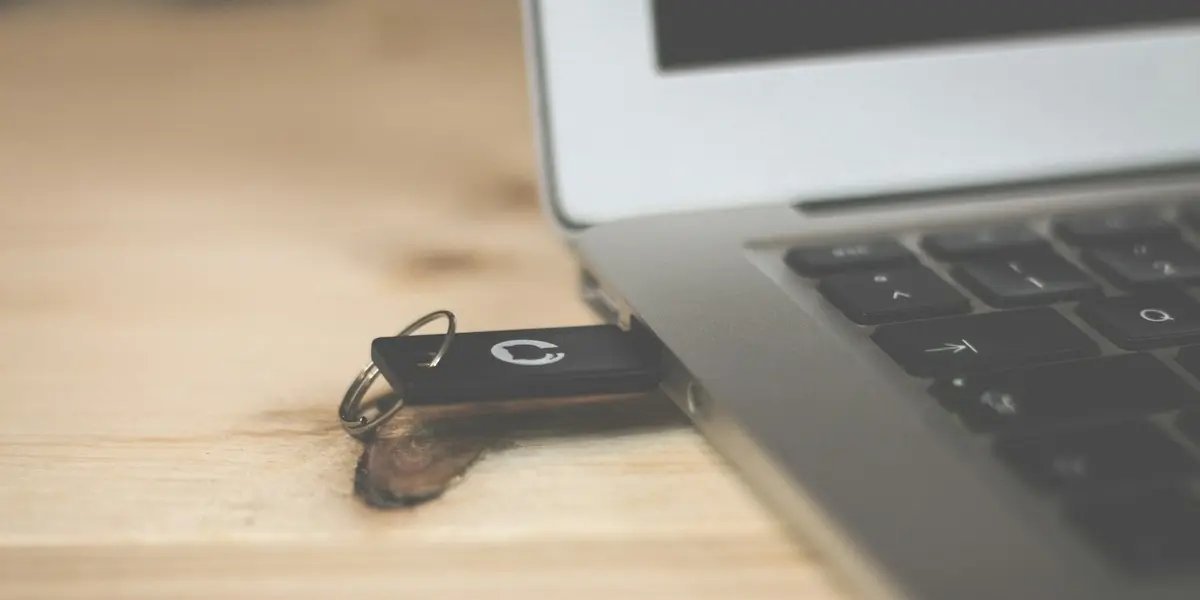 Guia completo para baixar e gravar músicas em pen drive usando notebook, PC ou celular - Imagem do artigo