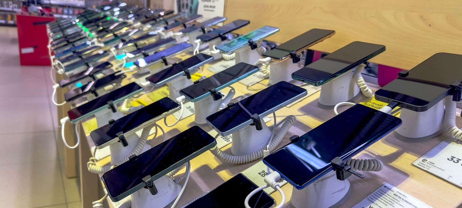 Escassez de memória impulsionada pela IA deve encarecer smartphones em 2026 - Imagem do artigo