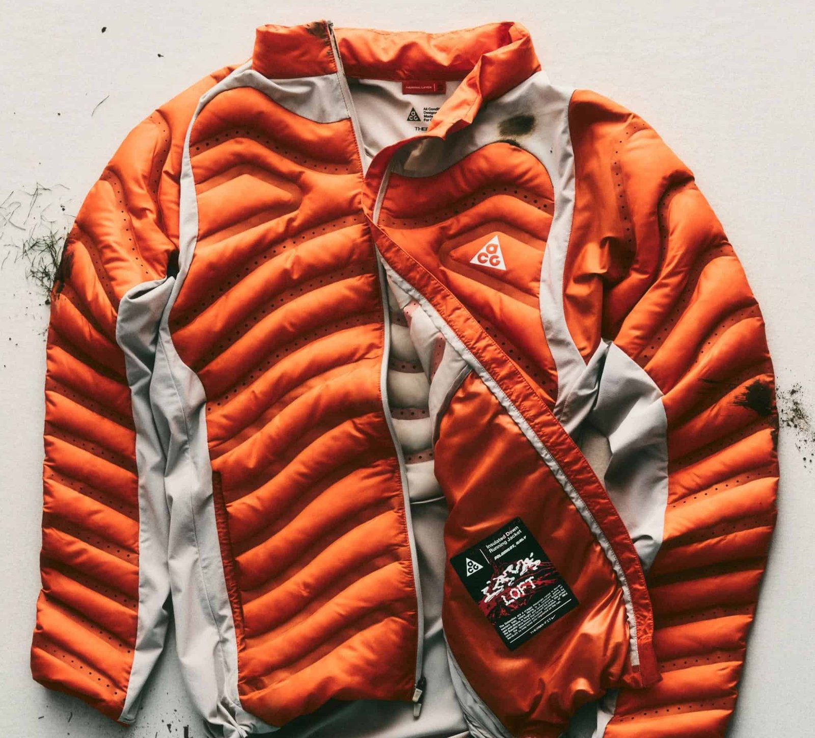 Nike revela Lava Loft, jaqueta ultraleve capaz de regular calor em corridas de trilha sob clima extremo - Imagem do artigo