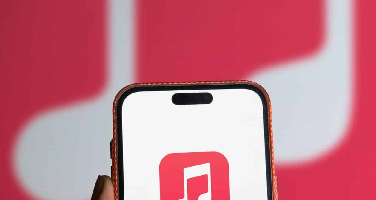 Nova função do app Música permite escolher ação ao tocar em itens fixados e facilita downloads automáticos - Imagem do artigo