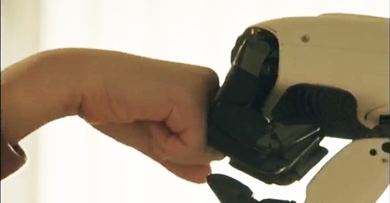 LG antecipa CES 2026 com o robô LG CLOiD, projetado para tarefas domésticas e interação empática - Imagem do artigo