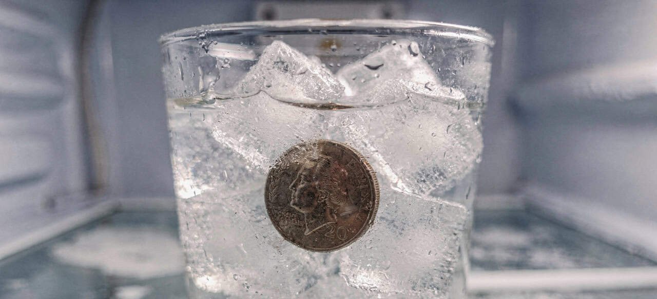 Teste da moeda no congelador detecta quedas de energia com fundamento científico simples - Imagem do artigo
