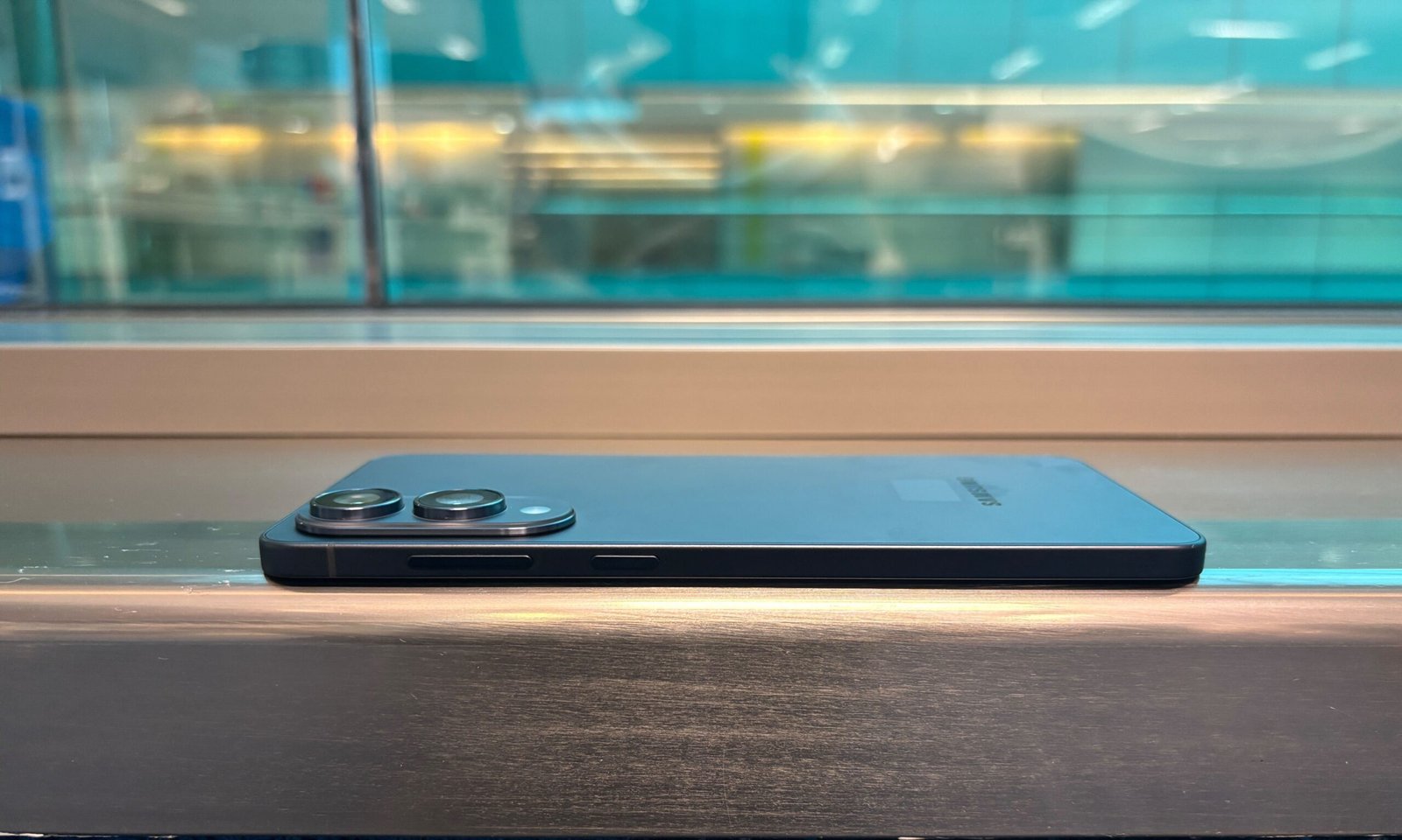 Celulares finos e leves: veja 6 opções com menos de 8 mm de espessura e foco em ergonomia - Imagem do artigo