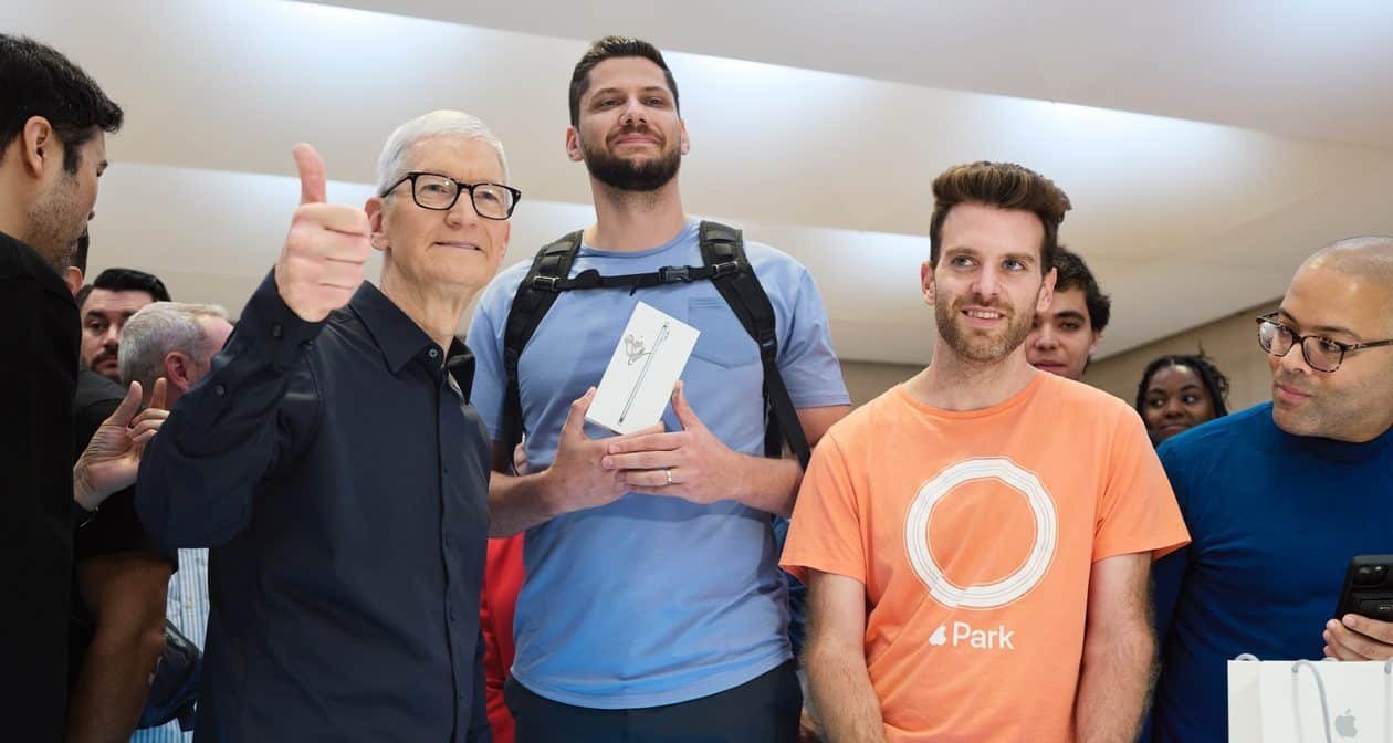 Base ativa da Apple atinge 2,5 bilhões de dispositivos e reforça foco em inteligência artificial - Imagem do artigo