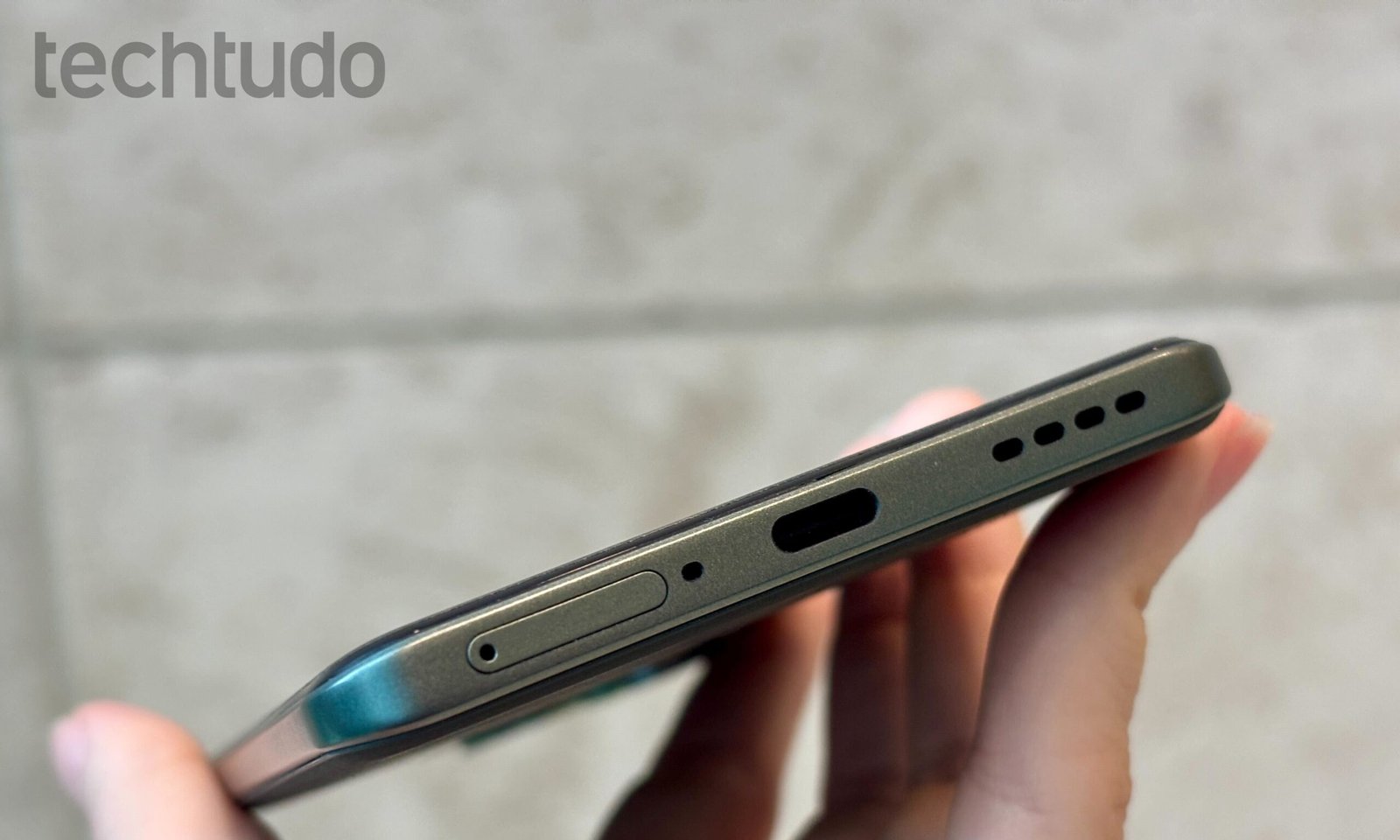 Truque com som funciona para limpar o alto-falante do celular? Veja testes, riscos e formas seguras de higienizar - Imagem do artigo