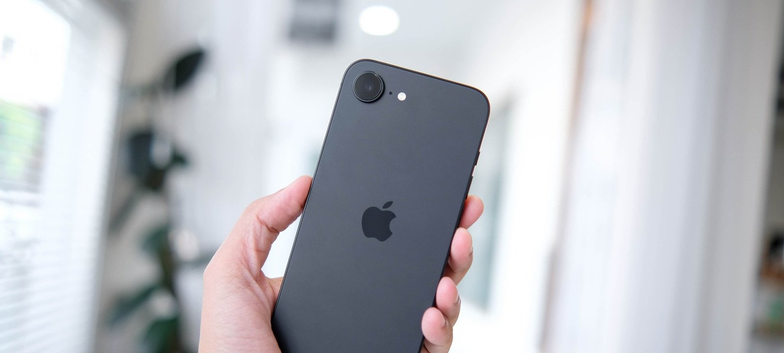 Rumores indicam iPhone 17e para 2026 com chip A19, MagSafe e Dynamic Island - Imagem do artigo