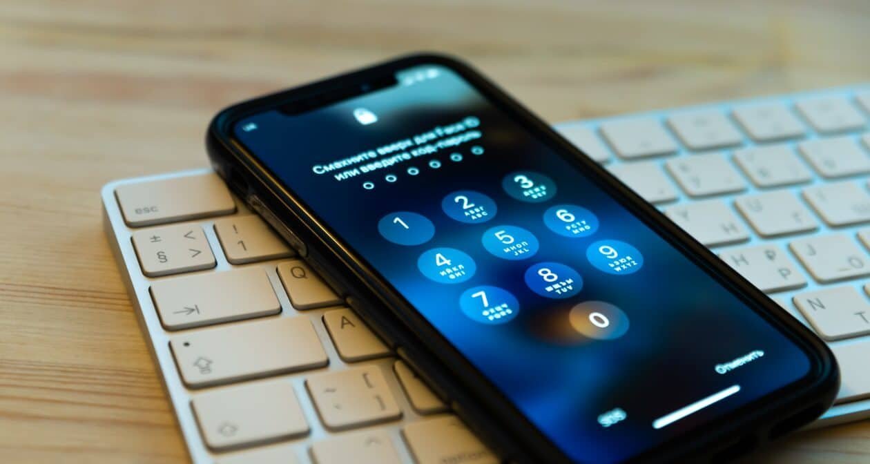Polícia Federal supera proteção de iPhone recente de Daniel Vorcaro no caso Banco Master - Imagem do artigo