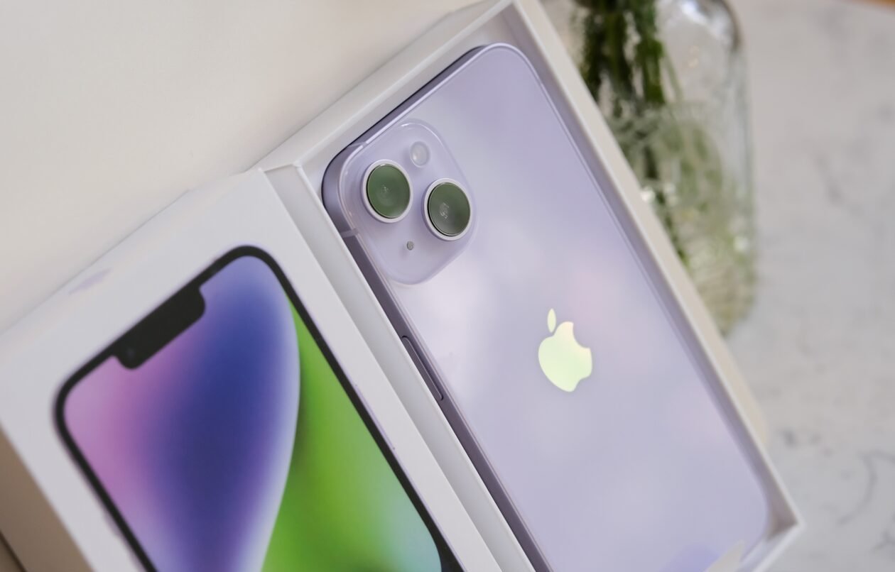 Leilão da Receita Federal em São Paulo oferece iPhone 14 a partir de R$390 em 65 lotes com itens Apple - Imagem do artigo