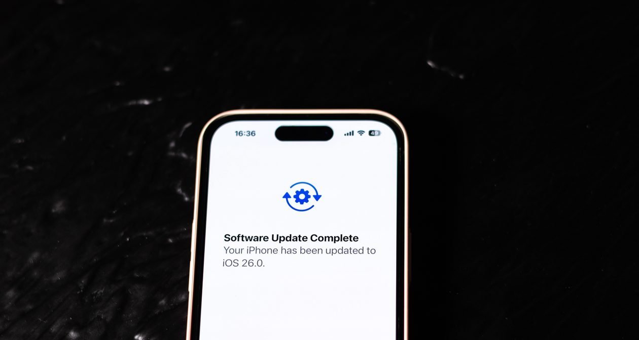 iOS 27: Apple planeja versão focada em estabilidade, limpeza de código e nova Siri com IA, aponta Bloomberg - Imagem do artigo