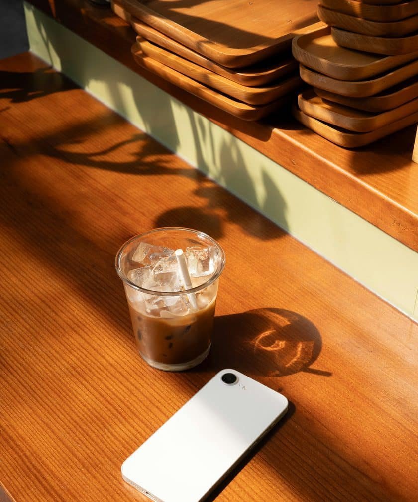 Promoção reduz iPhone 16e de 256GB para R$3.669,10 no Pix e R$4.099 parcelado - Imagem do artigo