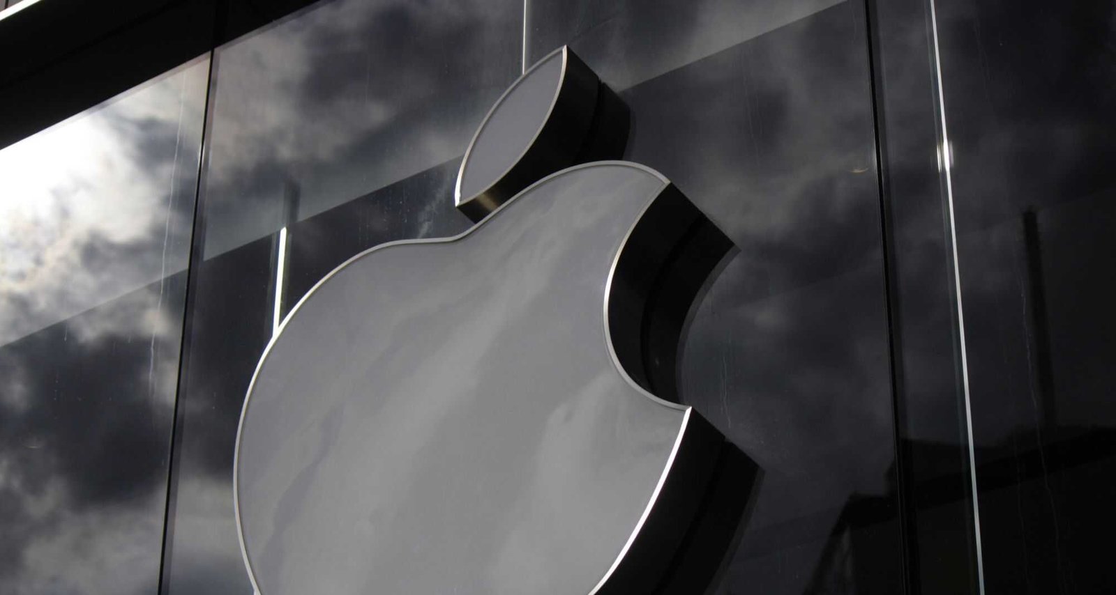 Apple acelera desenvolvimento de três dispositivos vestíveis com inteligência artificial para reforçar portfólio - Imagem do artigo