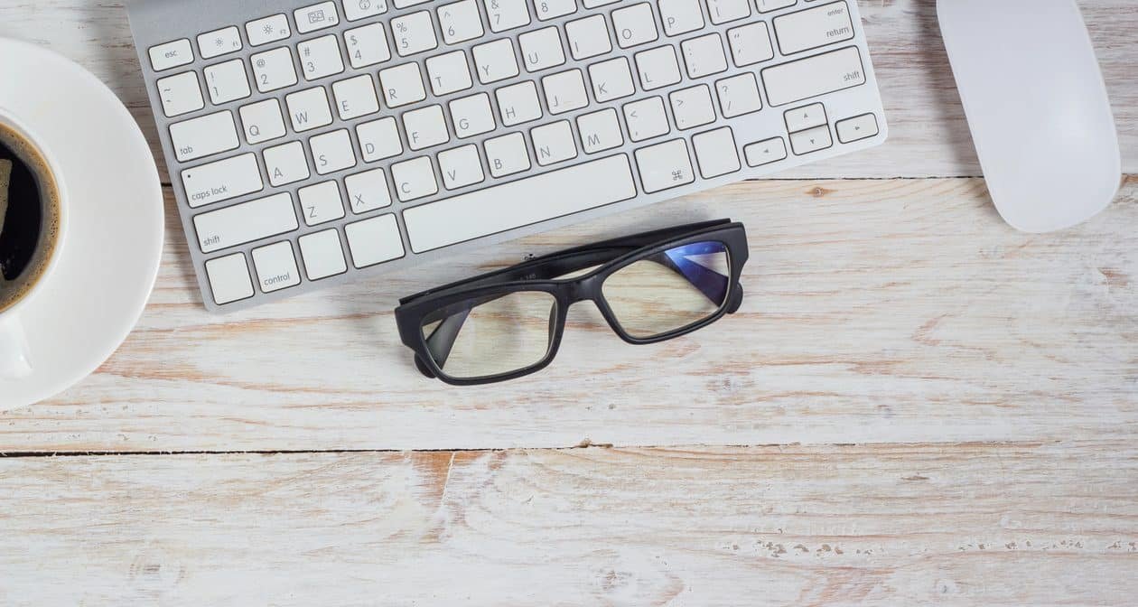 Apple prepara óculos inteligentes, pingente de IA e AirPods com câmera para 2026-2027 - Imagem do artigo