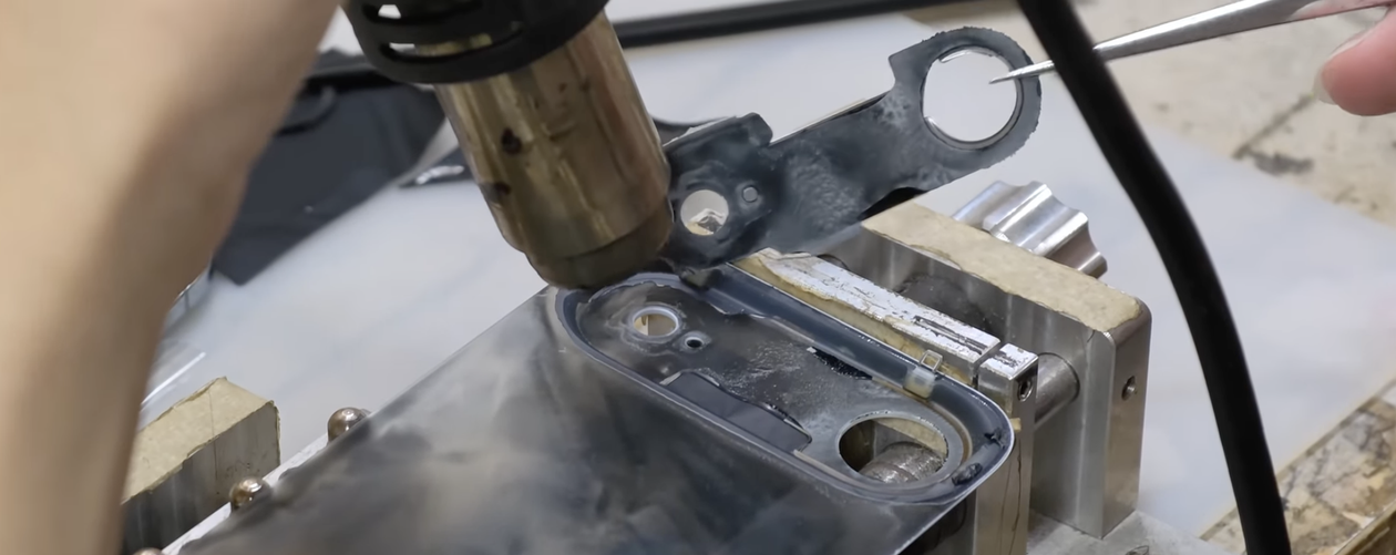 Técnicos criam versão do iPhone Air com traseira transparente e slot físico para SIM - Imagem do artigo