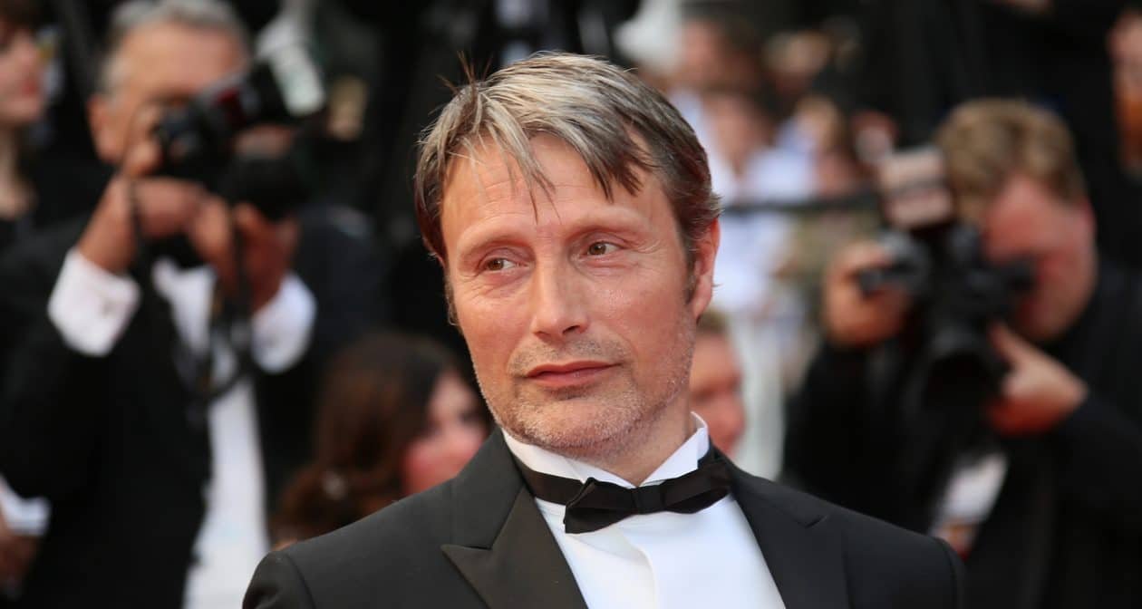 Mads Mikkelsen integra produção de “What Happens at Night” com Leonardo DiCaprio e Jennifer Lawrence - Imagem do artigo